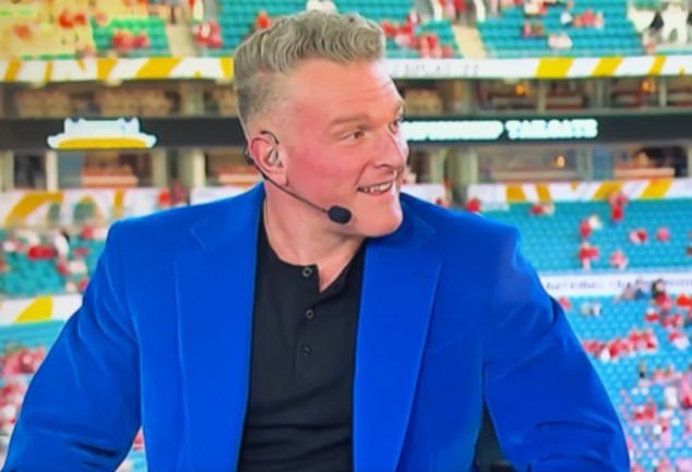 Pat McAfee se burla de Marcus Freeman por acusaciones de agresión en televisión en vivo antes de la final de los playoffs de fútbol universitario