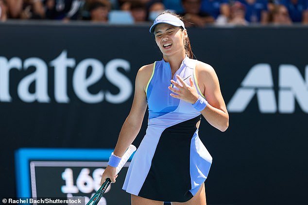 La aparente crítica de Emma Raducanu a su entrenador debería preocupar a todos sus fanáticos… eliminar a Francis Roig después de salir del Abierto de Australia sería un error de juicio demente