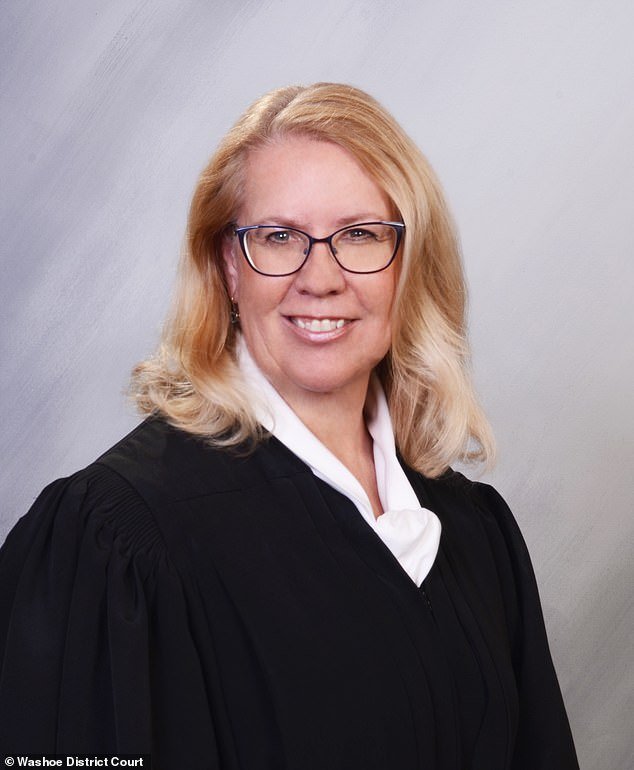 Un respetado juez que formó parte del grupo de trabajo de la Corte Suprema ha sido acusado de ACOSAR a una abogada.