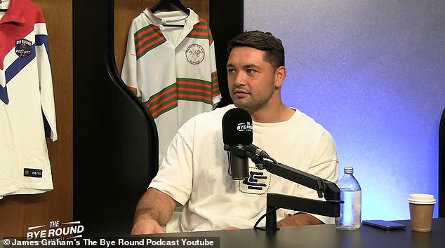 La estrella del fútbol en apuros, Brandon Smith, dice que se dirige a rehabilitación por primera vez mientras su carrera está en juego en medio de un escándalo de cocaína y apuestas.