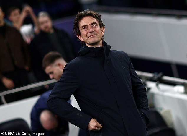 Thomas Frank insiste en que el Tottenham está ‘MALdito’ mientras el entrenador bajo presión culpa de su creciente crisis de lesiones a la mala suerte tras el revés de Lucas Bergvall.