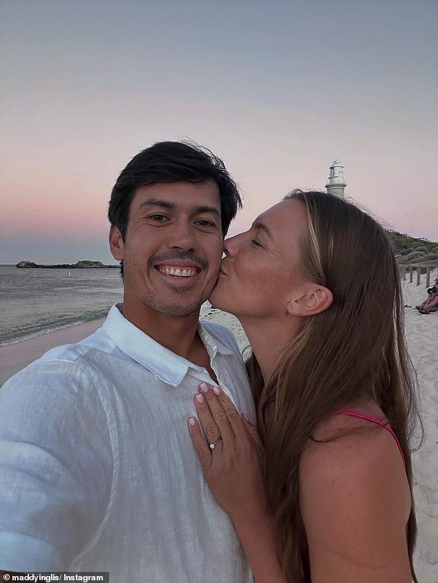 Cambio extraordinario en el Abierto de Australia para una poderosa pareja del tenis australiano después de proponerle matrimonio, mientras los amantes alcanzaron hitos increíbles