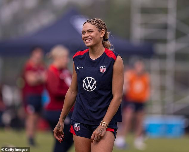 La estrella del USWNT Trinity Rodman se convierte en la futbolista mejor pagada del mundo tras firmar un contrato de un año al año.