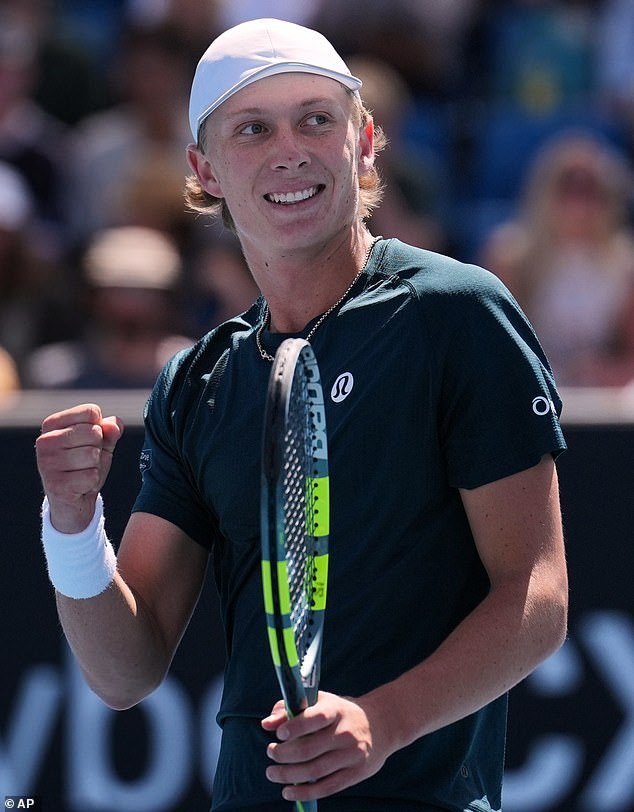 Por qué una estrella del tenis con un valor de 43 millones de dólares, que está saliendo con una de las personas influyentes más glamorosas y mejor pagadas del deporte, obligó a un novato a pagar su cena de lujo