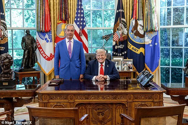 La ‘mujer Stevenage’ apunta a Farage por su cercanía con Trump, mientras los votantes, particularmente las mujeres, dicen que el apoyo al beligerante presidente de Estados Unidos es el mayor obstáculo para votar por la reforma.