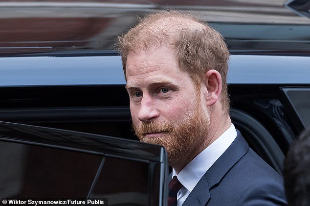 El príncipe Harry dice que las tropas británicas muertas en Afganistán merecen “respeto” en respuesta a la burla de Donald Trump sobre los británicos muertos en la guerra.