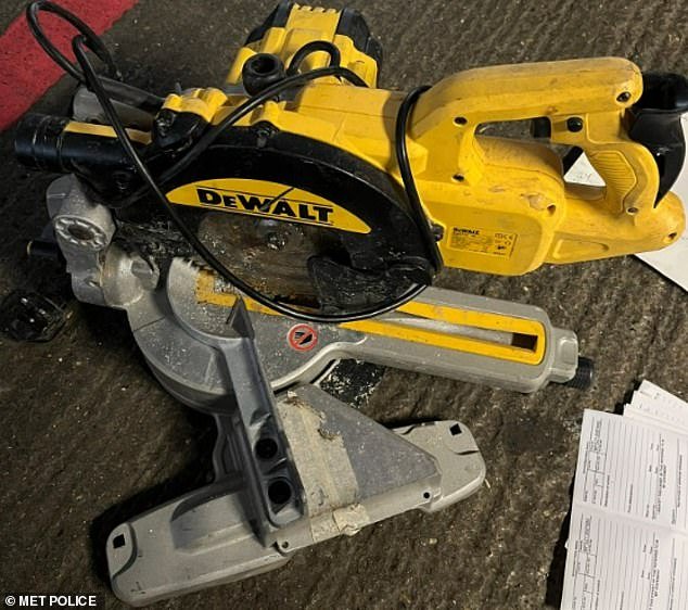 La policía que confiscó herramientas robadas por valor de £80.000 está pidiendo a los propietarios que se pongan en contacto para reclamar sus propiedades.