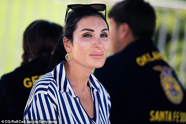 JD Vance llama “vergonzosa” a la ejecutora de Trump, Laura Loomer, por el ataque al aborto