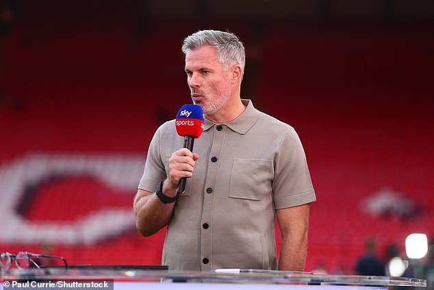 Los fanáticos del Arsenal acusan a Jamie Carragher de presionar deliberadamente a su equipo para hacerlos fracasar en la carrera por el título después de compararlos con el Manchester United, ganador del triplete.