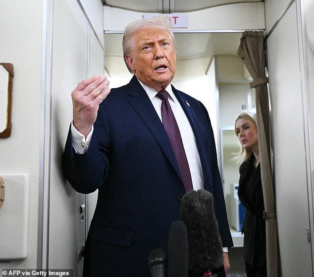 Trump amenaza a Canadá con aranceles del 100 por ciento y advierte que el país será “devorado vivo” en el acuerdo con China