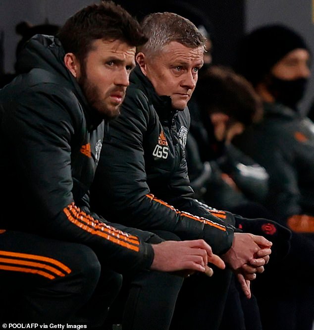 La rama de olivo de Ole: Solskjaer se pone en contacto con Michael Carrick después de que eligió el puesto de Man United en lugar de él