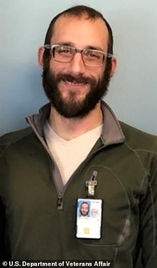 Ícono de la NFL fotografiado protestando contra ICE en Minneapolis, mientras que la estrella de la NBA dice que Alex Pretti fue “asesinado” en una publicación enojada