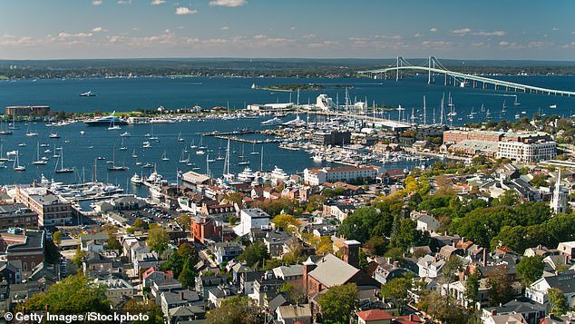 Los enojados residentes de un pequeño estado están presionando para eliminar la icónica caricatura de sus matrículas después de que la compañía cediera su sede.
