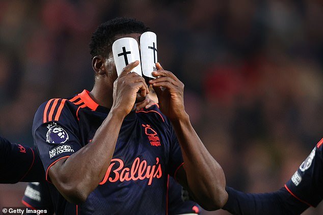 Brentford 0-2 Nottingham Forest: el jugador que le recordó a Sean Dyche sus habilidades, por qué los visitantes necesitan fortalecerse en esta ventana de transferencia y la curva de aprendizaje para los Bees derrotados, escribe TOM COLLOMOSSE