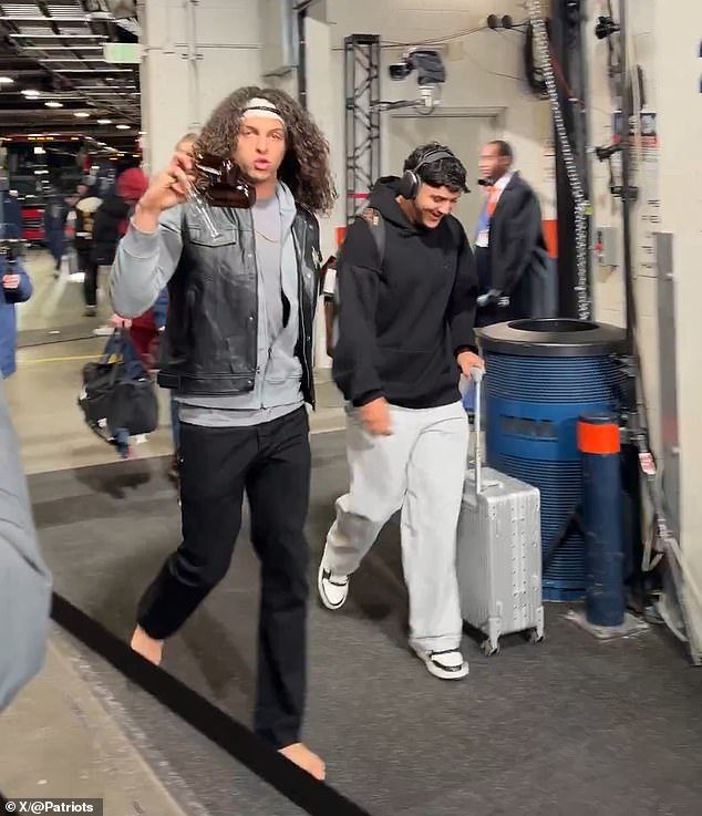 El “psicópata de los Patriots” Mack Hollins se vuelve viral con su extraña aparición de “Guerrero” en el Juego de Campeonato de la AFC