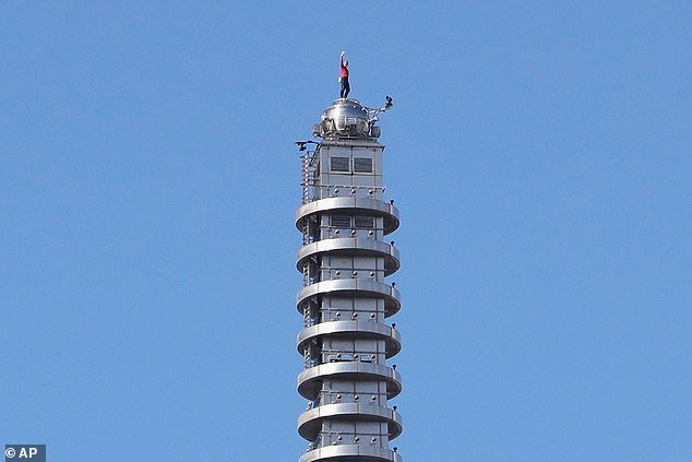 Daredevil Alex Honnold revela la tarifa “vergonzosa” que pagó para escalar un rascacielos de 101 pisos en Taiwán, en vivo por Netflix sin arnés