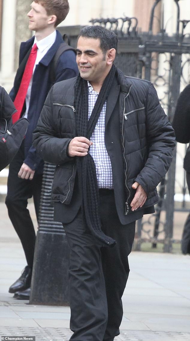 Arabia Saudita organizó un ataque contra un YouTuber en las afueras de Harrods, dictamina un juez de la Corte Suprema y le concede £ 3 millones en compensación