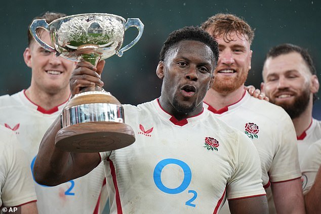 Maro Itoje ha hablado sobre regresar a Inglaterra como capitán del Seis Naciones luego de la trágica muerte de su madre, mientras Steve Borthwick habla sobre el momento “increíblemente desafiante” de la estrella.