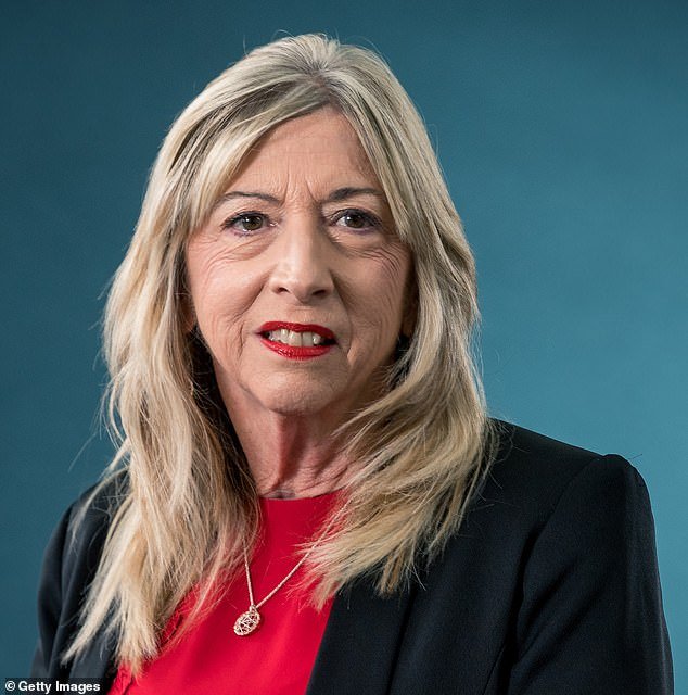 Las mujeres tienen más probabilidades de sufrir demencia que los hombres porque pierden materia gris en el cerebro durante la menopausia, según un estudio