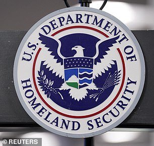 ICE envía un mensaje a los fanáticos del Super Bowl que temen por su seguridad luego del reciente tiroteo en Minneapolis