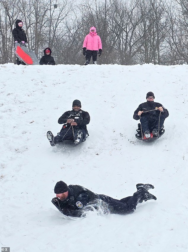 El Departamento de Policía Metropolitana de Louisville se “disculpa” por una serie de publicaciones extrañas durante una tormenta mortal