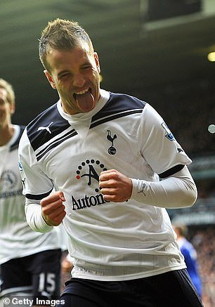 Rafael van der Vaart interviene para ayudar a la leyenda de los dardos Raymond van Barneveld: la ex estrella del Tottenham afirma que el ‘vago’ Barney todavía puede vencer a cualquiera