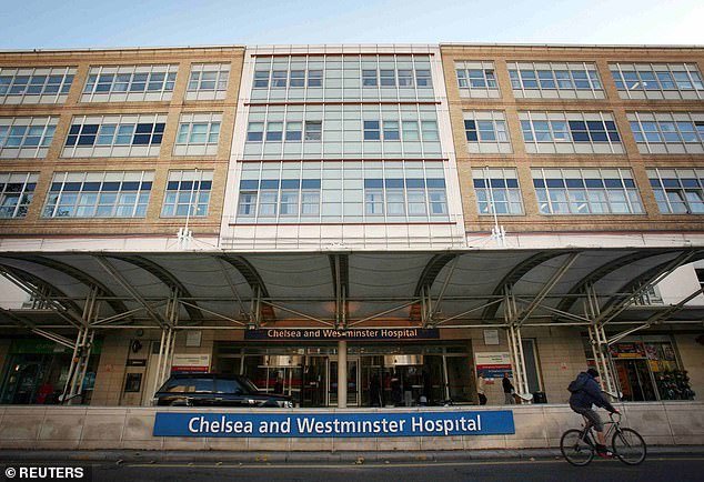 Bebé de tres semanas murió después de que el médico eligiera el medicamento equivocado para ella del menú desplegable