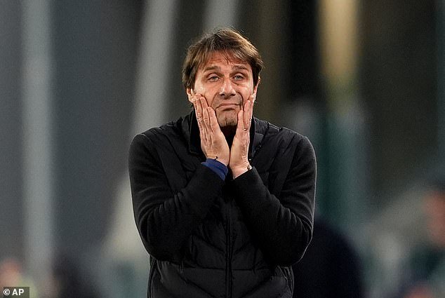 La última perorata de Antonio Conte: el entrenador del Napoli advierte al jefe rival que “tenga cuidado cuando habla”, después de ver cómo las esperanzas de título de la Serie A de su equipo se incendiaban en la Juventus