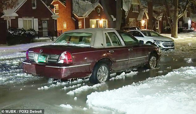 Calles enteras en Detroit se convirtieron en lagos congelados después de que las tuberías de agua explotaran durante una histórica tormenta invernal