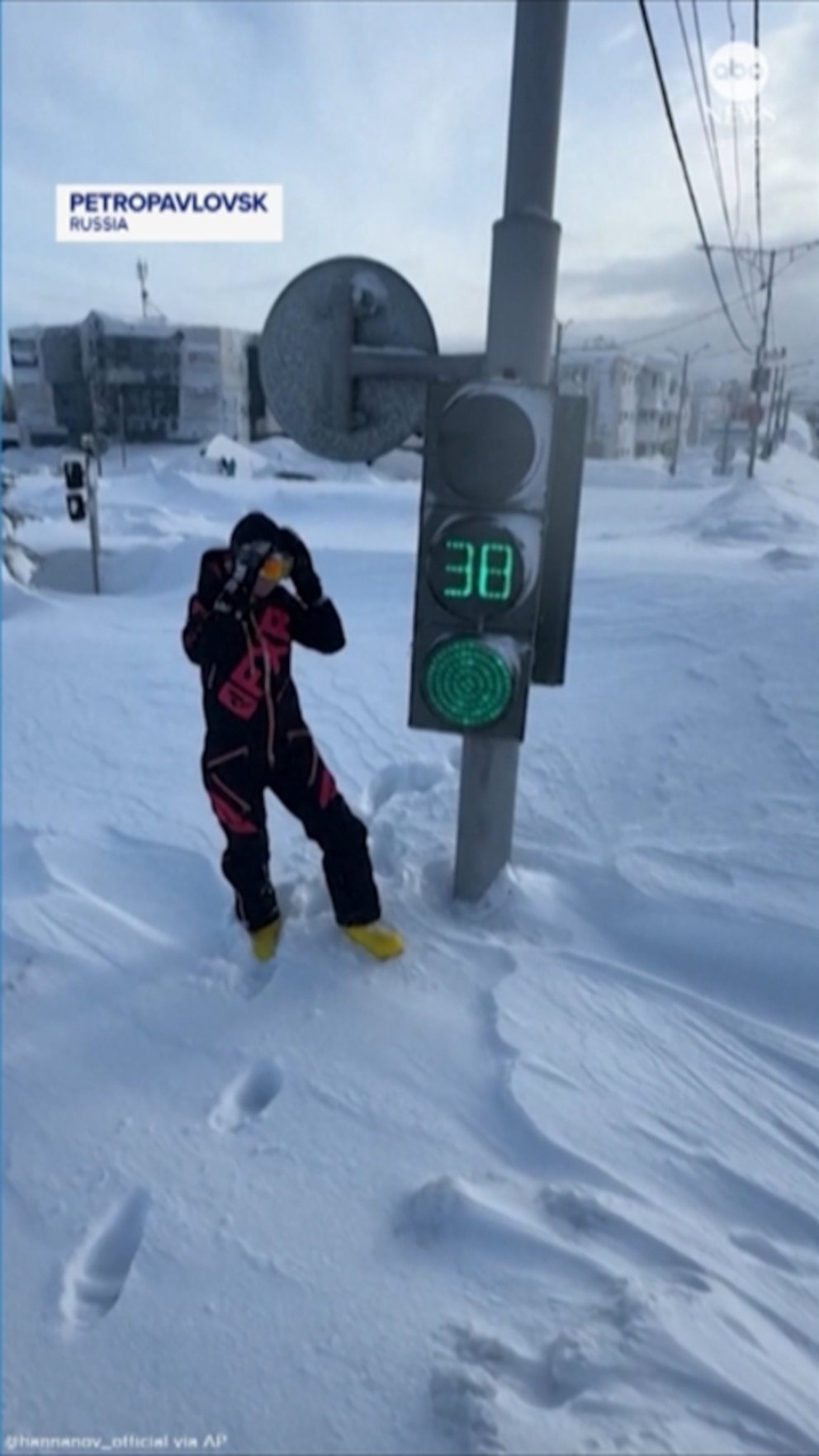 MIRAR: Nevada récord entierra ciudad rusa