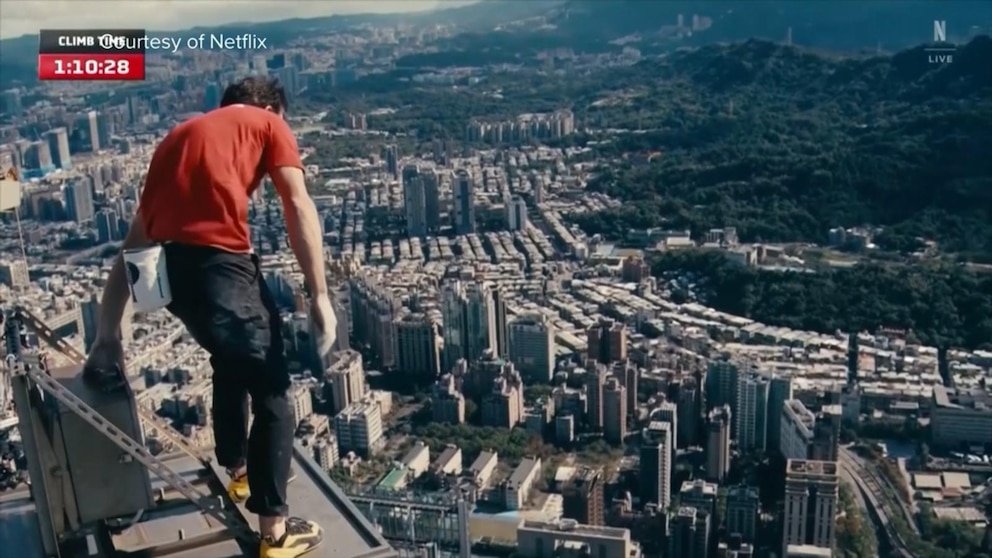 MIRAR: El escalador estadounidense alcanza nuevas alturas