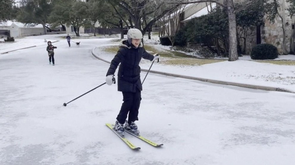 MIRAR: Las formas salvajes en que la gente celebraba un día de nieve en pleno invierno