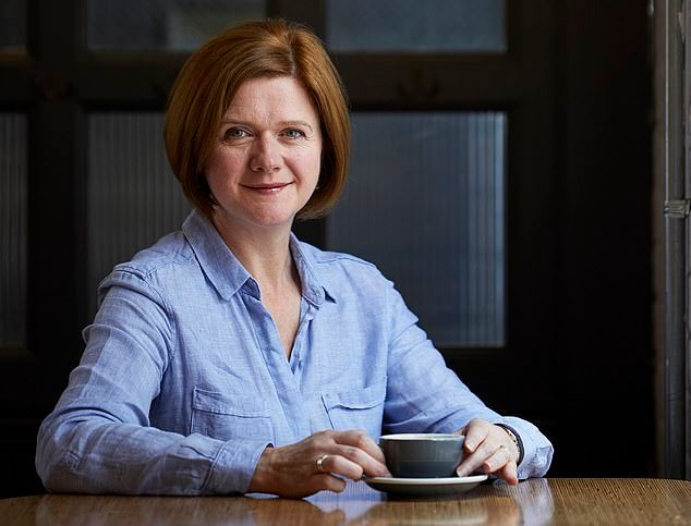 Los planes laboristas de aumentar el costo de las visas de turista asestarán un nuevo golpe a los asediados pubs británicos, advierten los publicistas.