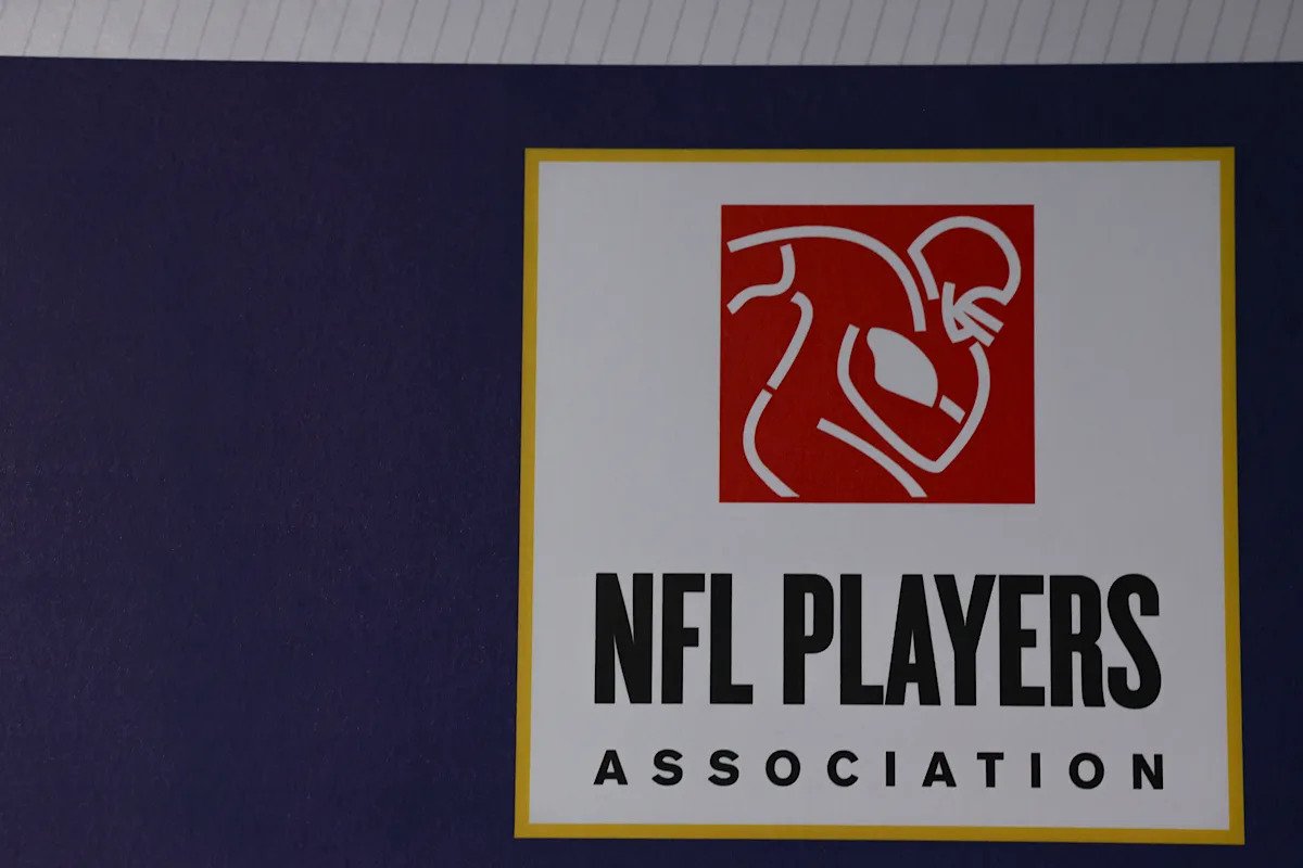 Según los informes, el sindicato despidió al abogado de la NFLPA unas semanas después de la demanda por supuestas represalias.