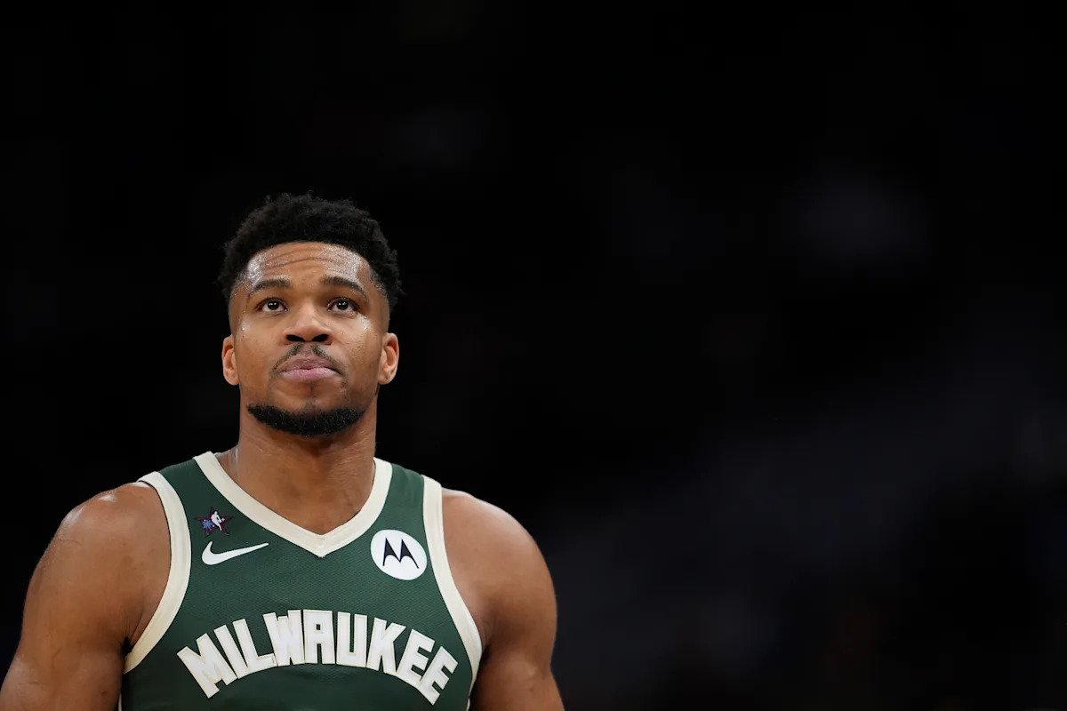 Giannis Antetokounmpo dice que la falta de química y el bajo rendimiento están provocando los problemas de los Bucks: “Los chicos son egoístas”