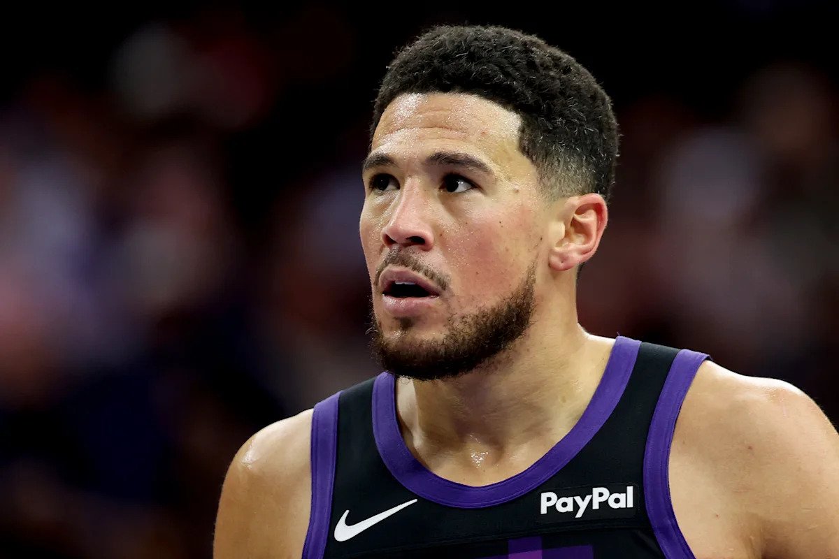 El delantero de los Suns, Devin Booker, estará de baja al menos una semana por un esguince en el tobillo derecho y será reevaluado