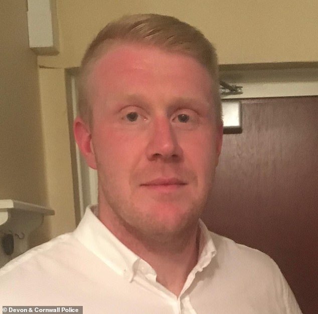 El padre de dos hijos, un preparador físico, murió en un ataque con ácido en la puerta de su casa por más de £120.000 en deudas después de apostar el dinero del narcotraficante, mientras su exnovia y cinco hombres comparecen ante el tribunal acusados de asesinato.