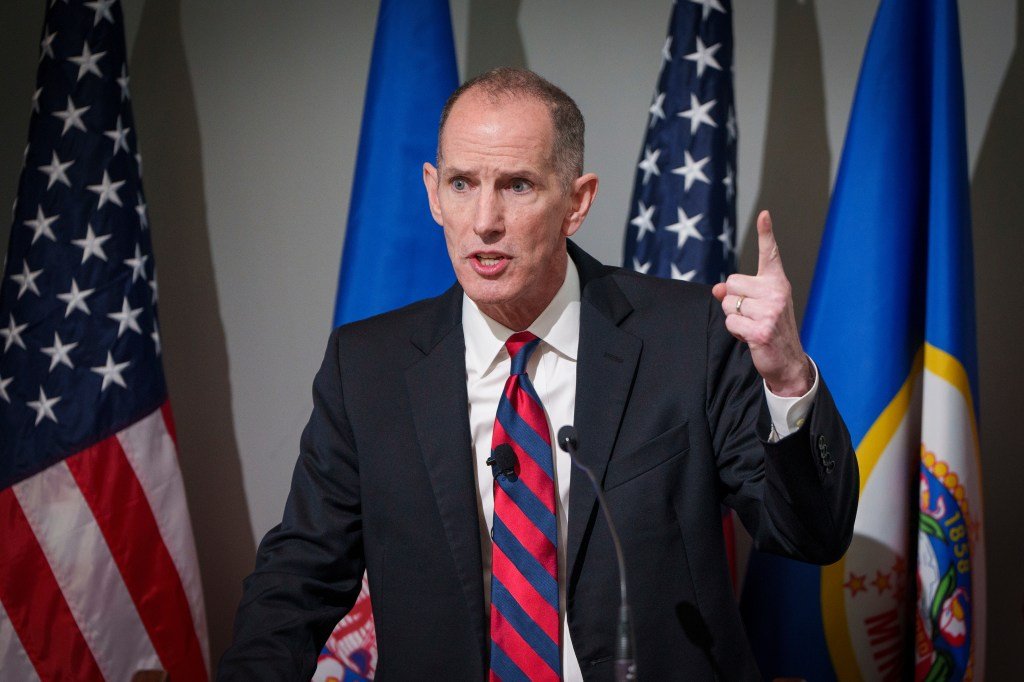 Chris Madel, del Partido Republicano, se retira de la carrera para gobernador de Minnesota, diciendo que Trump e ICE fueron demasiado lejos – The Mercury News