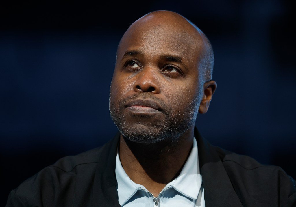 Mike Grier de los San Jose Sharks está considerando comprar y vender antes de la fecha límite de cambios