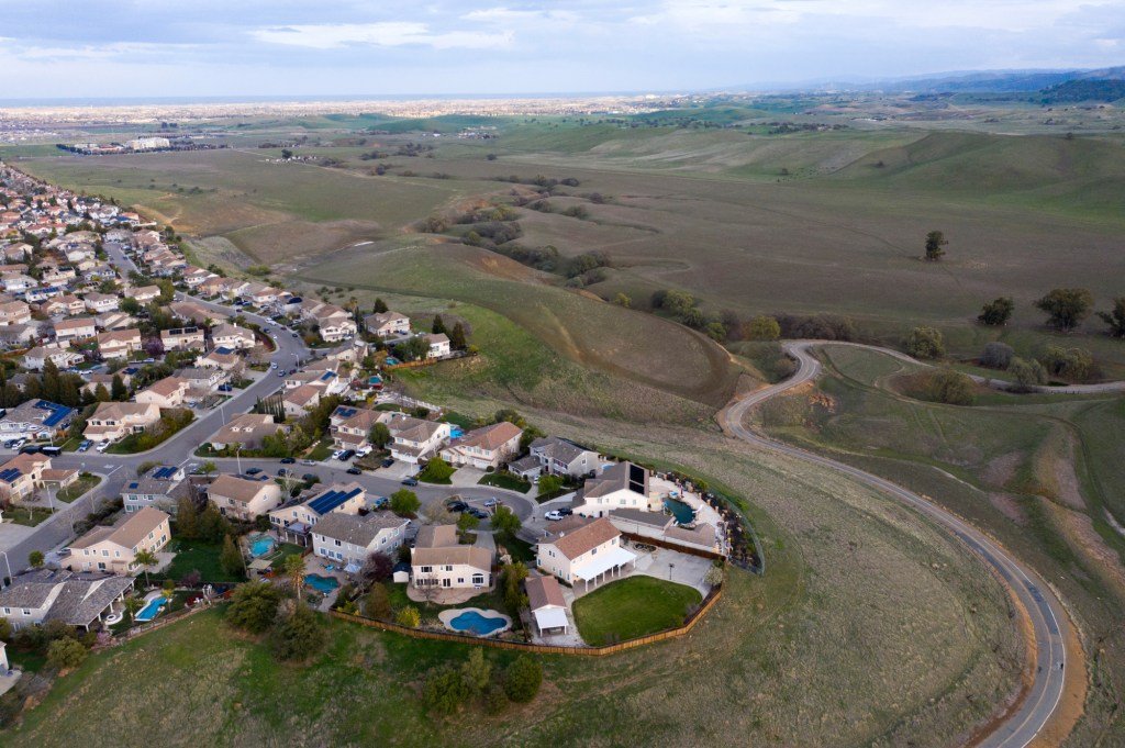 La muerte de una mujer de Antioquía fue considerada suicidio, pero su familia se negó a creerlo. Ahora el fiscal dice que tenían razón