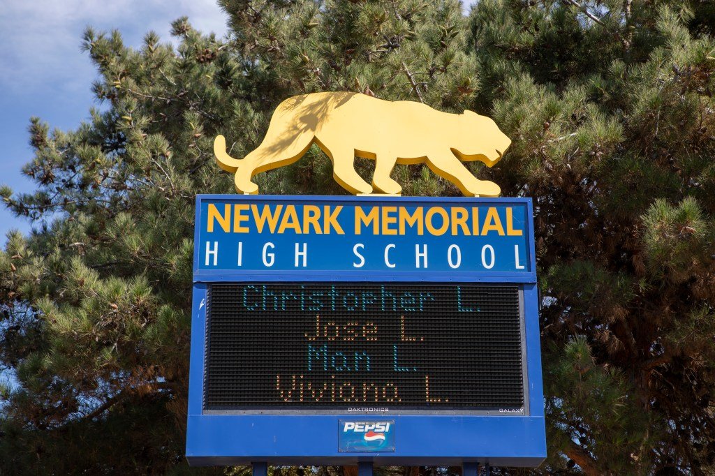 Newark Memorial planea despedir a todos los entrenadores de sus equipos deportivos