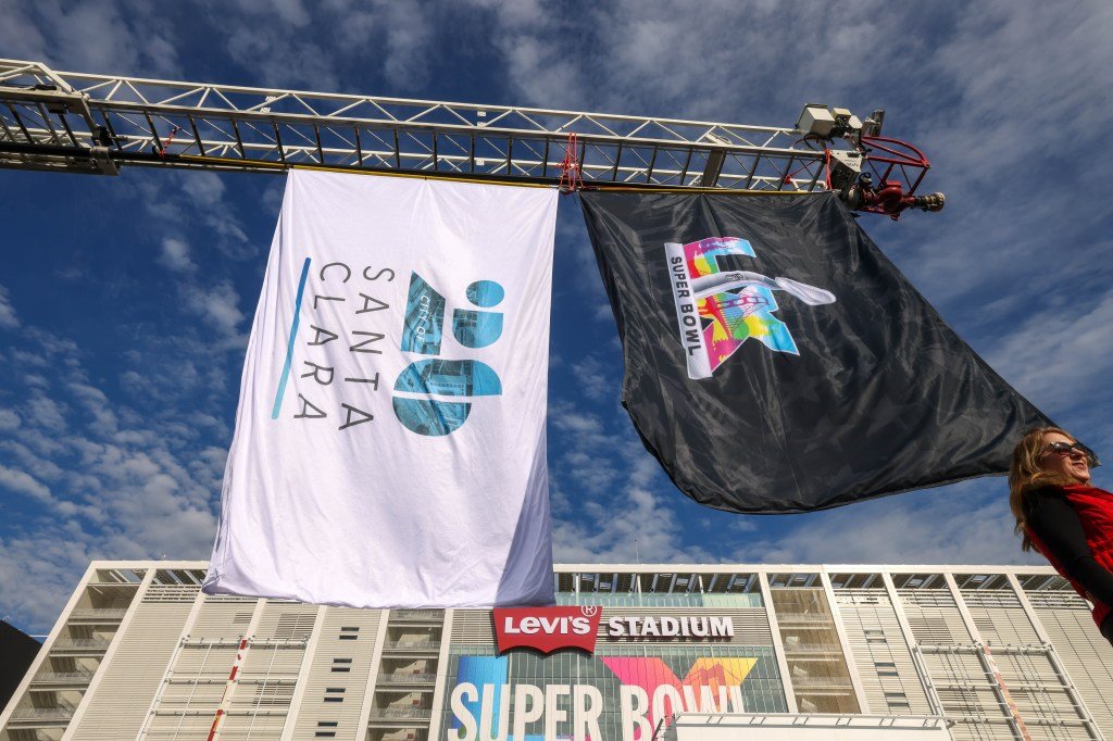 Santa Clara iza la bandera del Super Bowl LX y se prepara para recibir al mundo en 2026 – The Mercury News