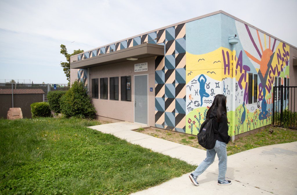 El Distrito Escolar del Este de San José vota sobre despidos por seguridad estudiantil y personal de salud mental – The Mercury News