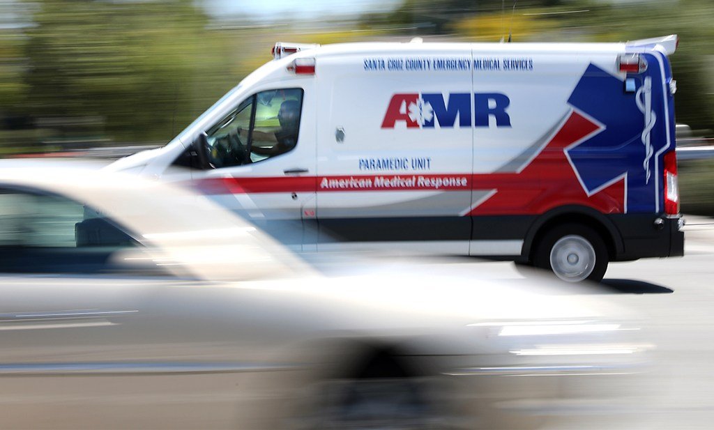 Madre de gemelos muere al chocar con un paso de cebra unos días después que su marido