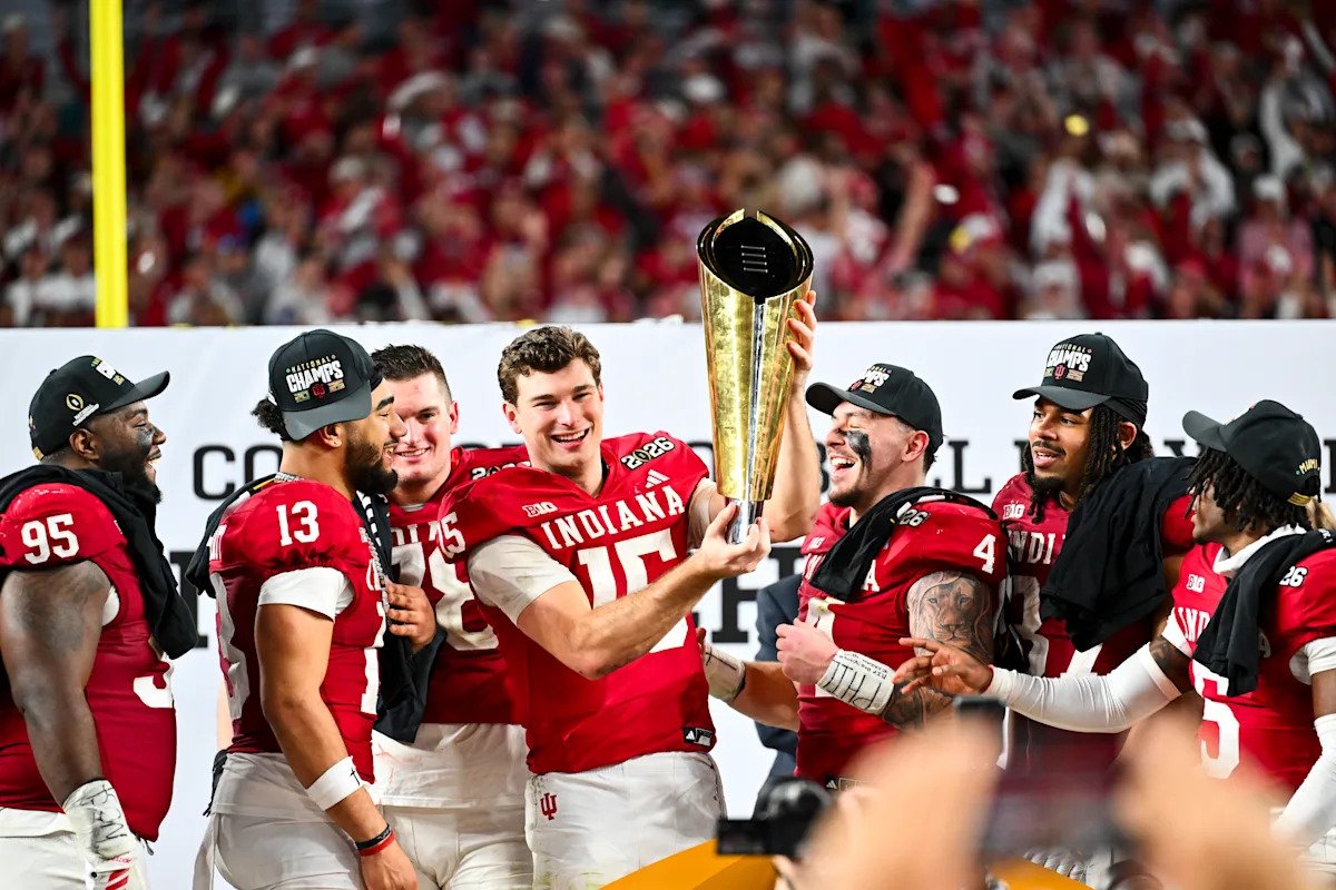 Fuentes: Los playoffs de fútbol universitario seguirán siendo de 12 equipos para la temporada 2026