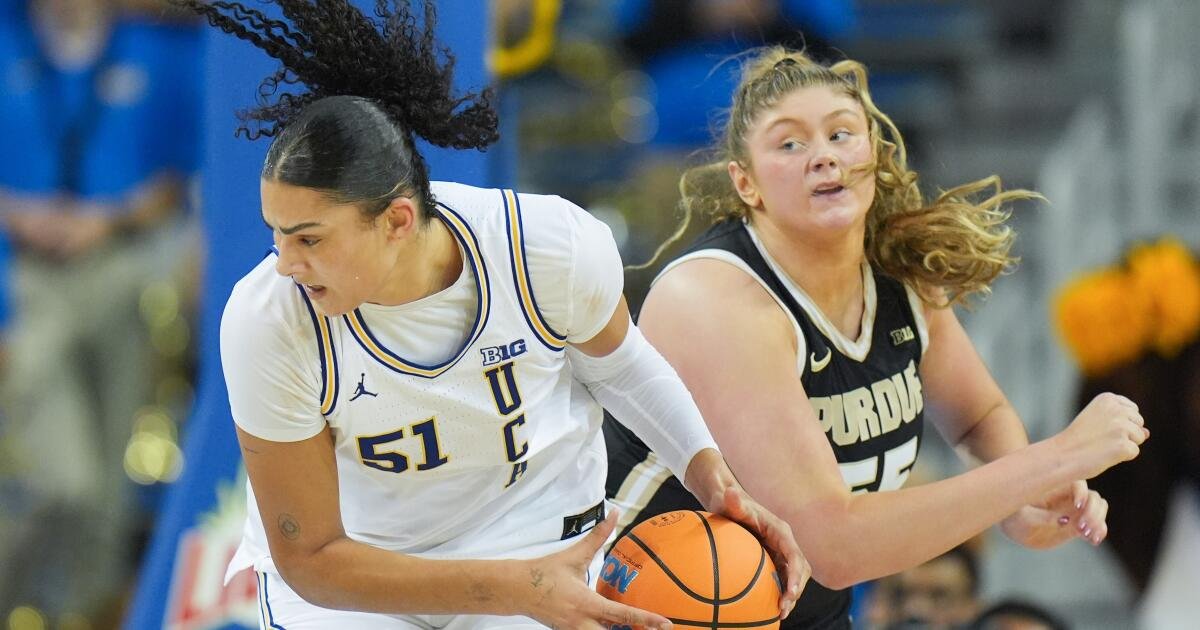 Las mujeres de UCLA dominan en una victoria de casi 50 puntos sobre Purdue