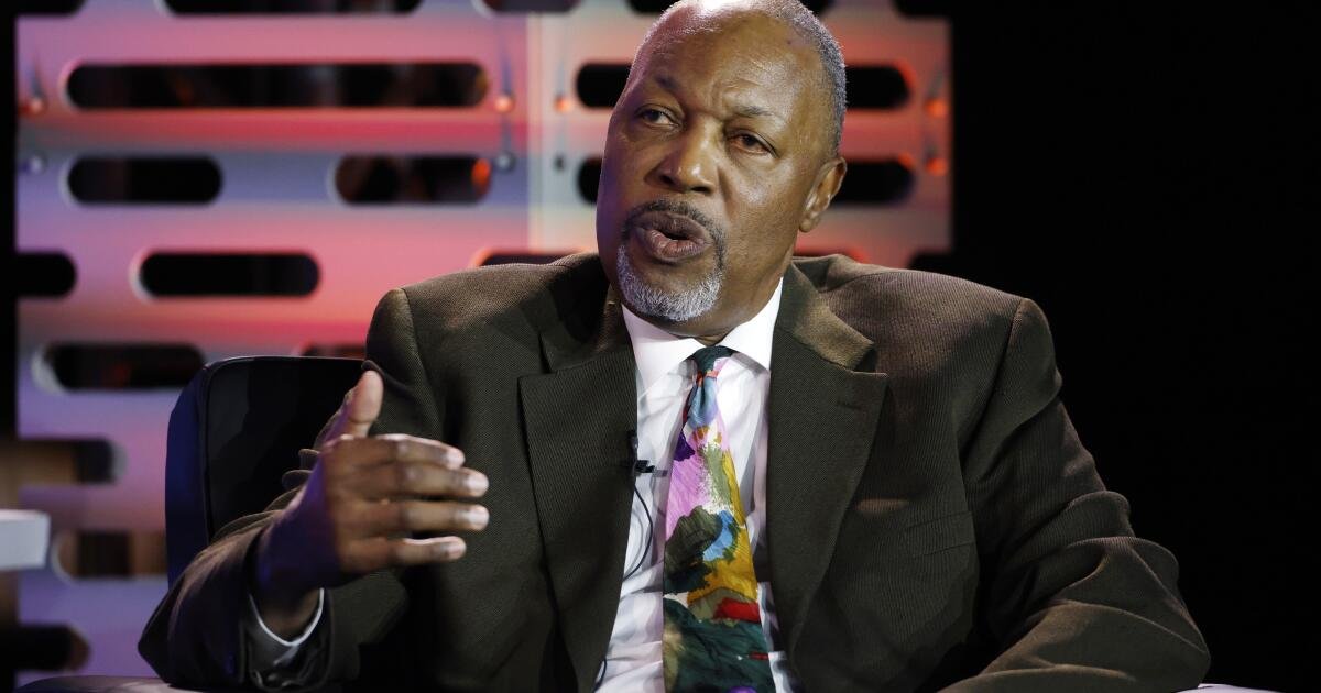 Discusión preparatoria: Verbum Dei retirará la camiseta del fallecido David Greenwood