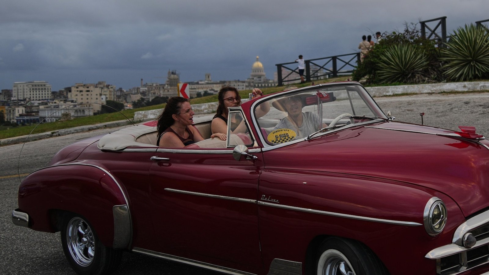 El turismo en Cuba se desploma a medida que aumentan las tensiones con Estados Unidos y disminuyen los envíos de petróleo desde Venezuela