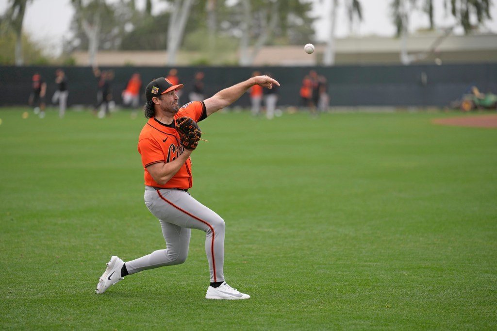 La “caótica” primera entrada de los SF Giants cuenta con alarma de incendio y triple play