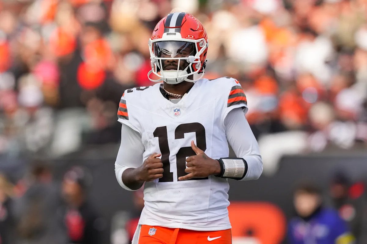 El nuevo entrenador de los Browns, Todd Monken, elogia al QB Shedeur Sanders